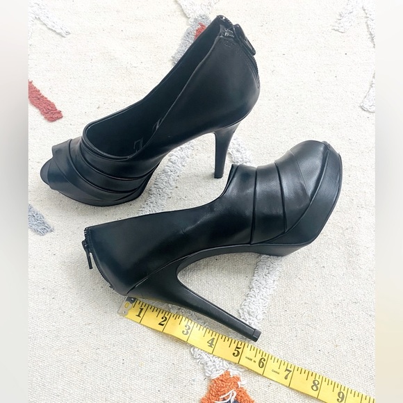 ELLE GENEVIE Platform Heels, Size 8 - Picture 6 of 6